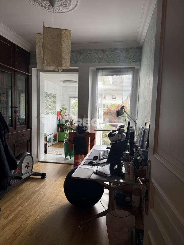 Maison - 183 m² - 7 pièces