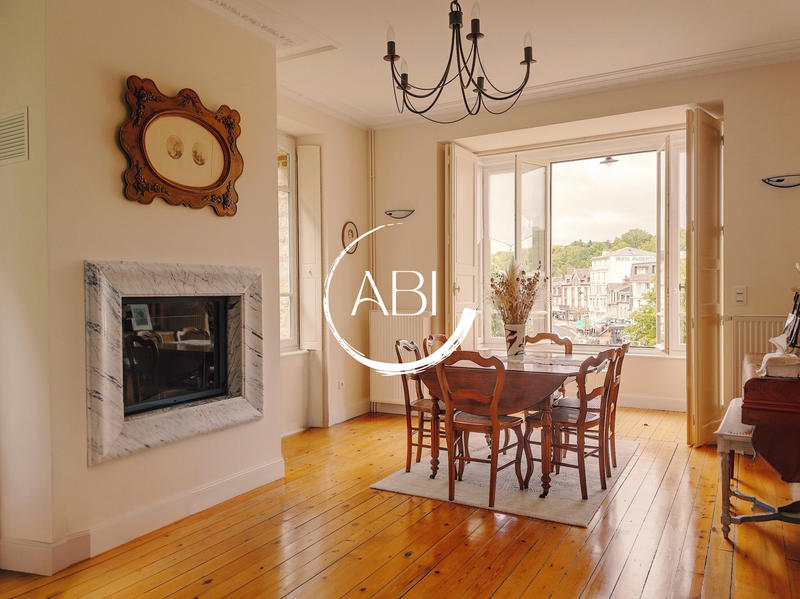 Villa - 183 m² - 8 pièces