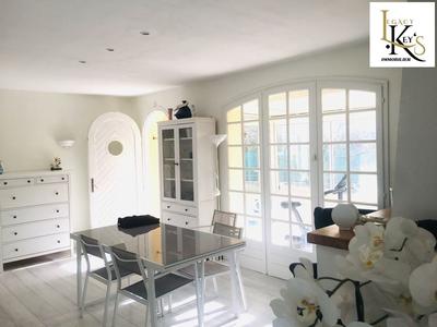 Maison traditionnelle - 136 m² - 4 pièces