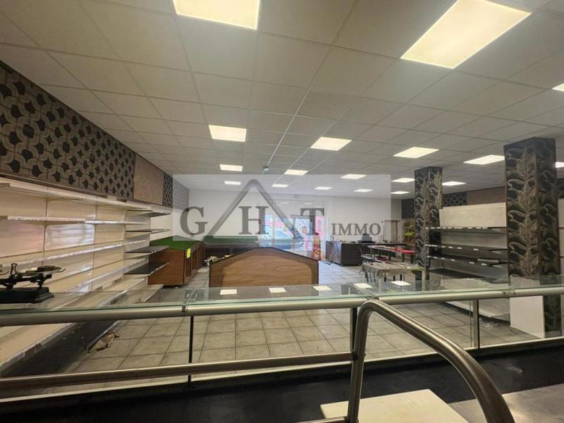 Local commercial - 220 m²