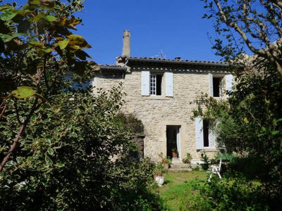 Maison de village - 380 m² - 14 pièces