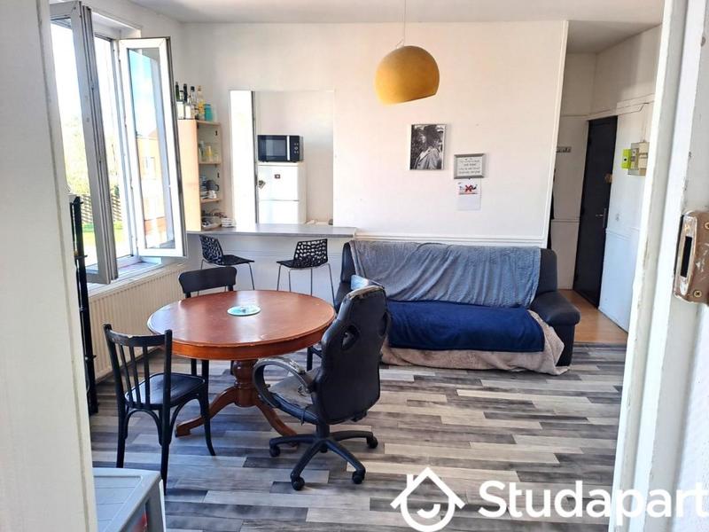 Chambre - 9 m² - 1 pièce