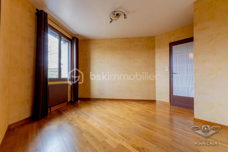 Maison traditionnelle - 163 m² - 6 pièces