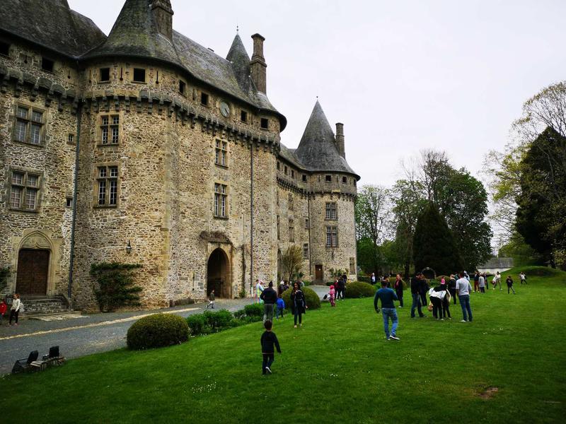 Chasse aux oeufs au château