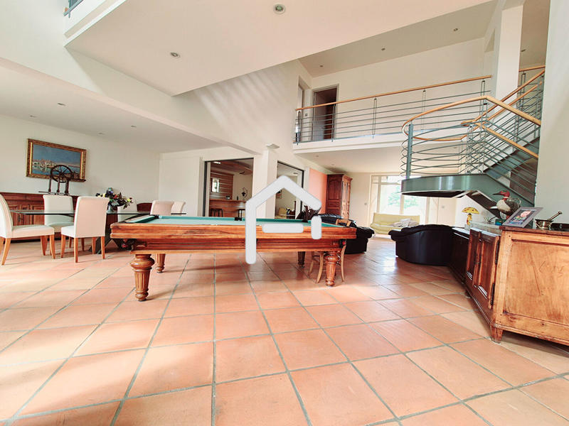 Maison de maîtres - 299 m² - 7 pièces
