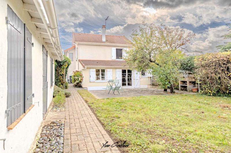 Maison - 151 m² - 6 pièces