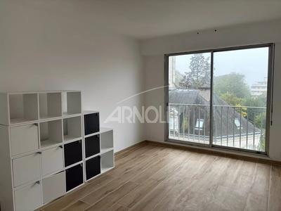 Bureau - 90 m² - 5 pièces