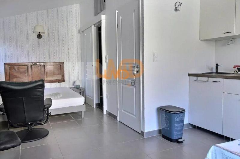 Maison - 232 m² - 8 pièces