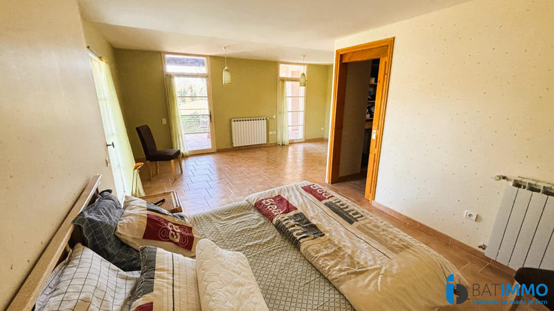 Maison - 239 m² - 7 pièces