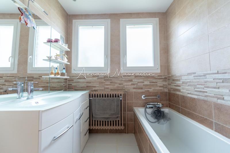 Maison - 142 m² - 6 pièces