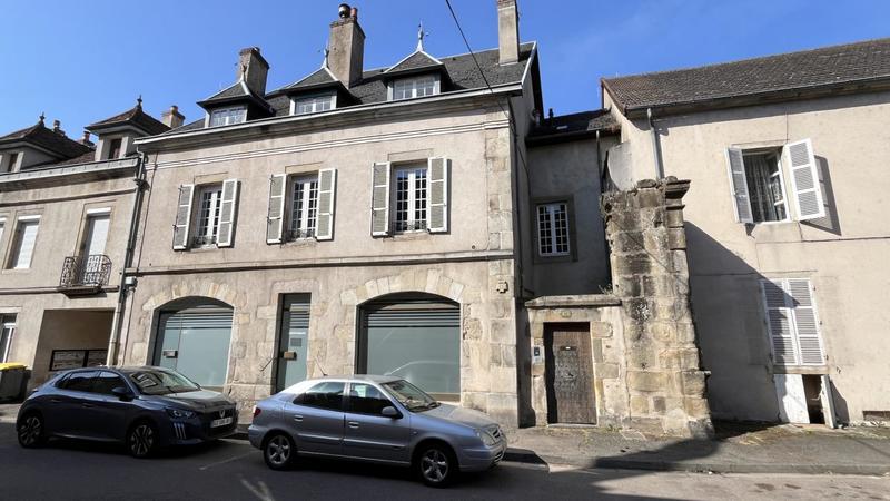 Maison - 340 m² - 9 pièces