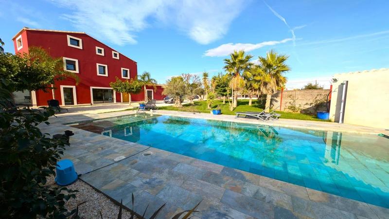 Maison - 260 m² - 7 pièces