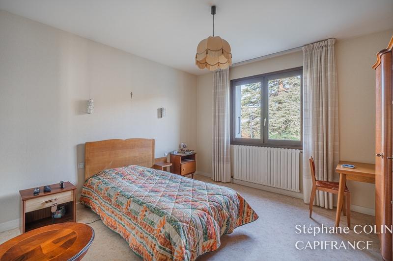 Maison - 201 m² - 8 pièces