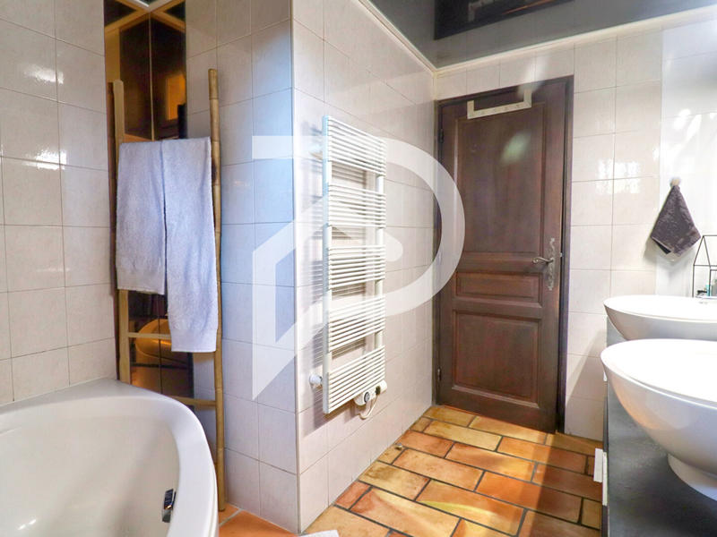 Villa - 167 m² - 6 pièces