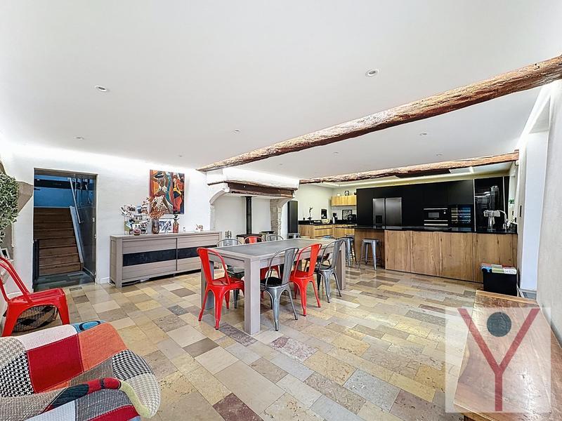 Maison - 316 m² - 8 pièces