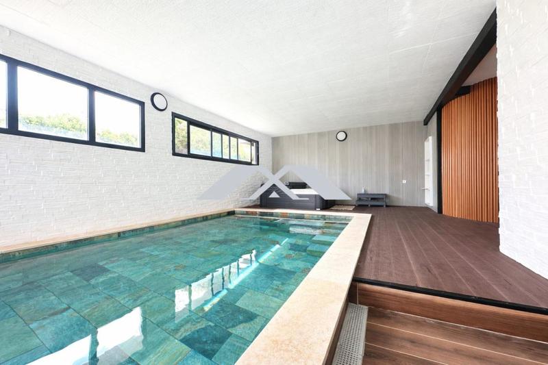 Villa - 200 m² - 7 pièces