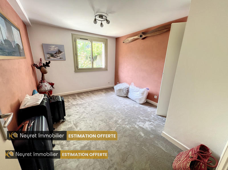 Villa - 225 m² - 8 pièces