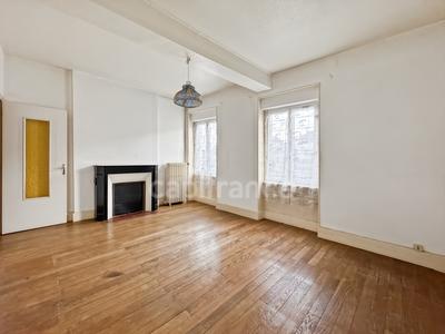 Maison de village - 100 m² - 4 pièces