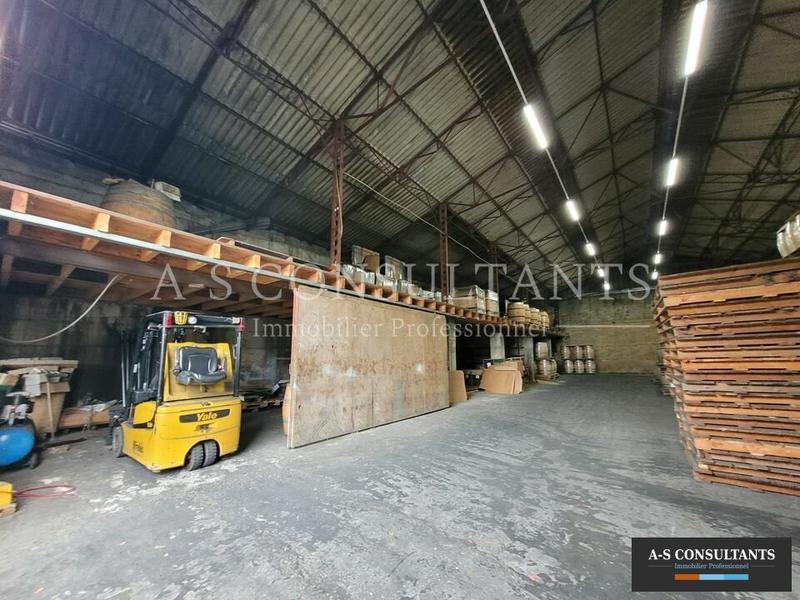 Local d'activité / Entrepôt - 520 m²