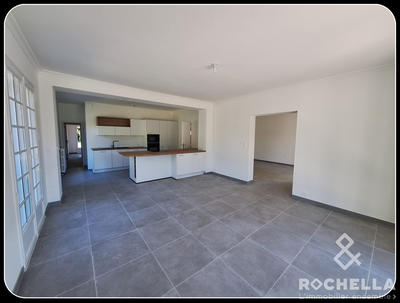 Maison - 220 m² - 8 pièces