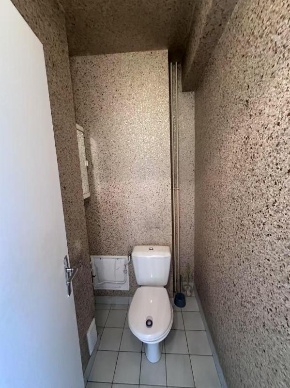 Studio - 60 m² - 1 pièce