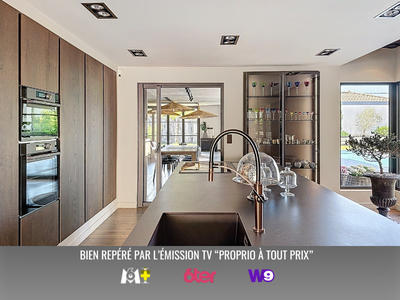 Maison - 243 m² - 8 pièces