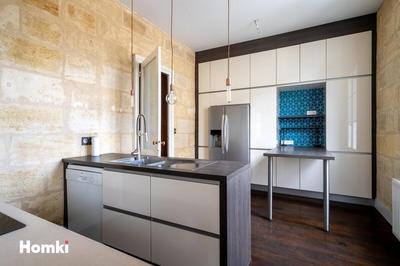 Maison - 270 m² - 8 pièces