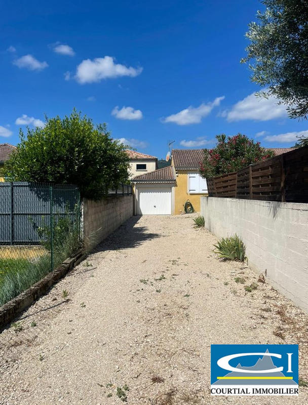 Villa - 90 m² - 4 pièces