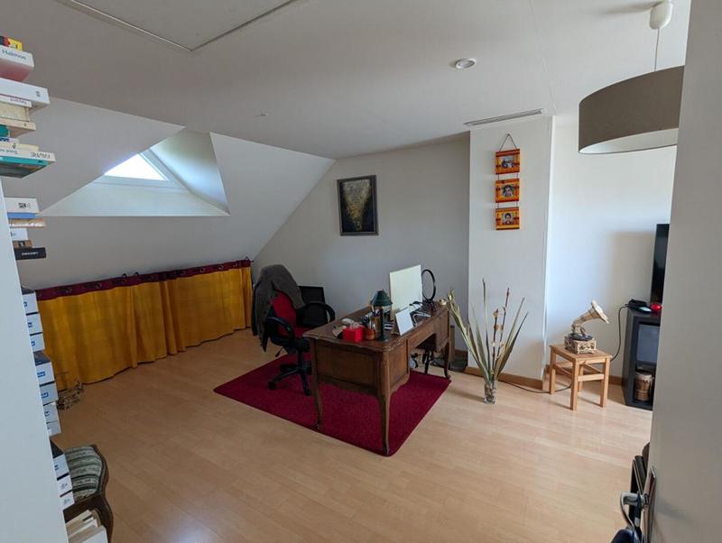 Maison - 210 m² - 9 pièces