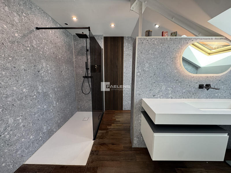 Appartement - 281 m² - 6 pièces