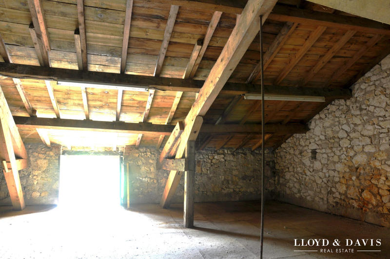 Parking / Garage - 56 m²