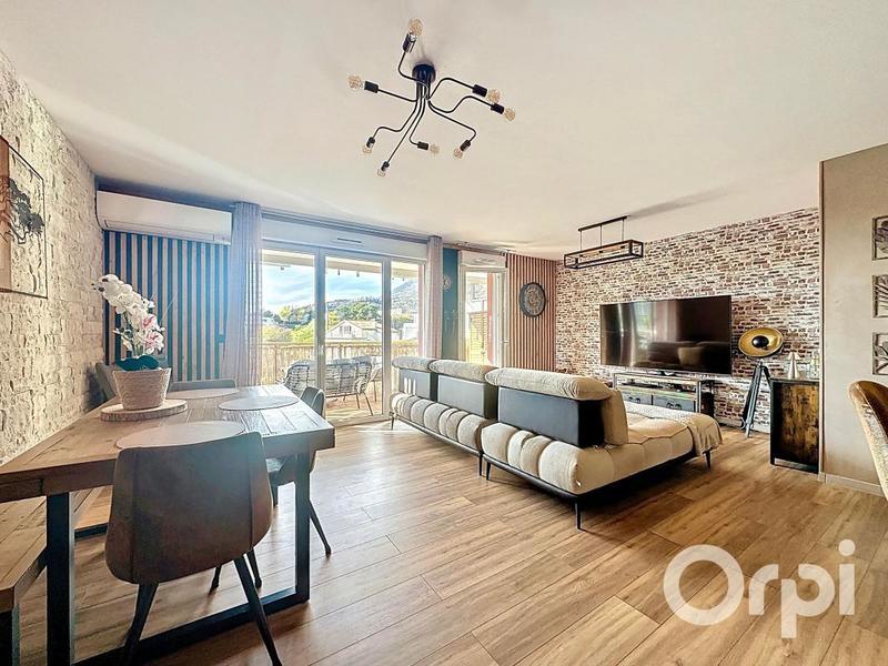 Appartement - 80 m² - 4 pièces