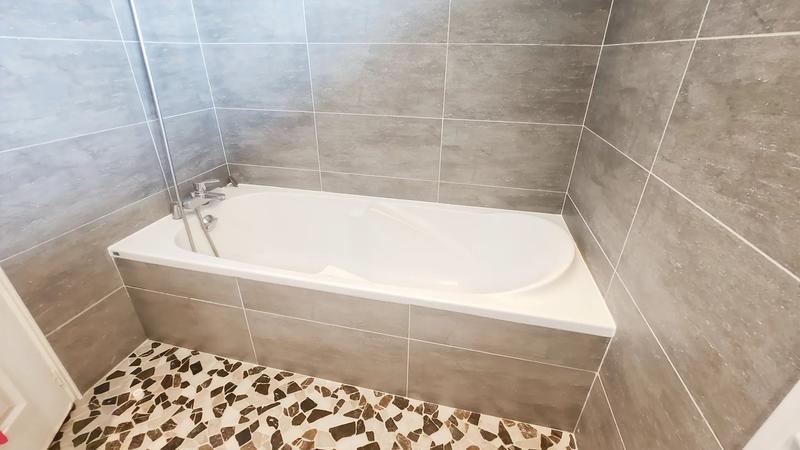 Maison - 221 m² - 5 pièces