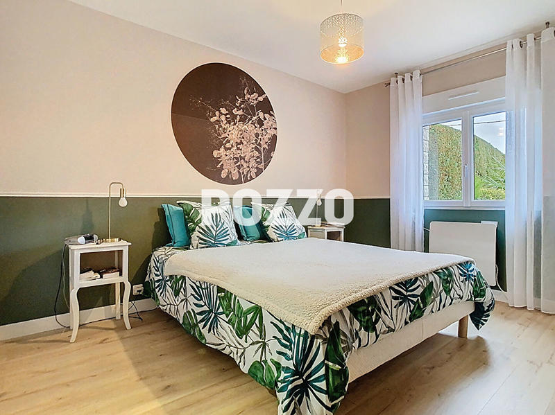 Maison - 170 m² - 8 pièces