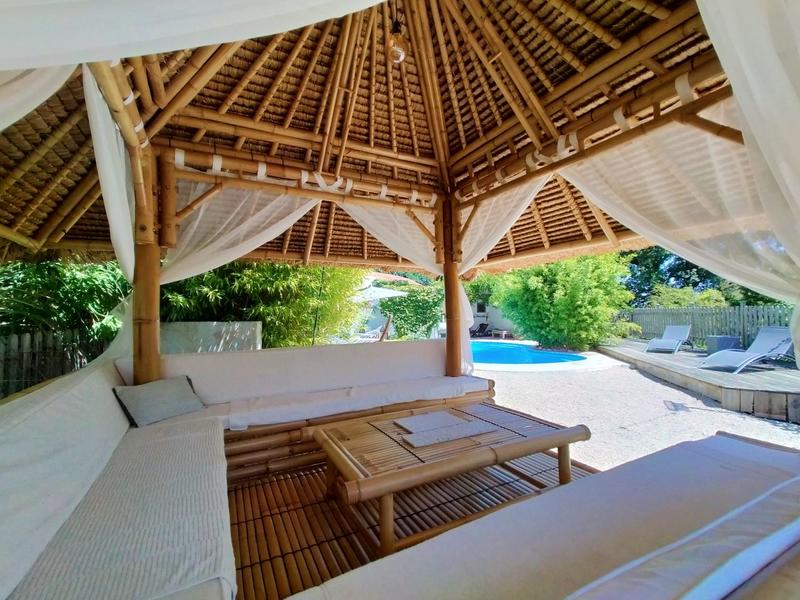 Maison - 397 m² - 16 pièces