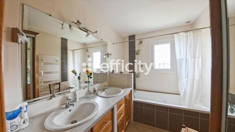 Maison - 178 m² - 7 pièces