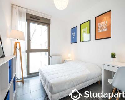 Chambre - 90 m² - 1 pièce