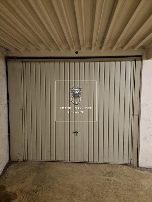 Parking / Garage - 11 m²