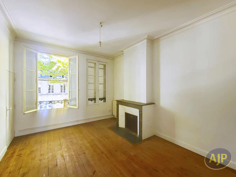 Immeuble - 111 m² - 5 pièces