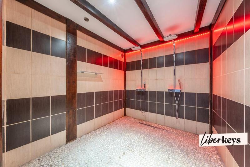 Maison de village - 270 m² - 8 pièces