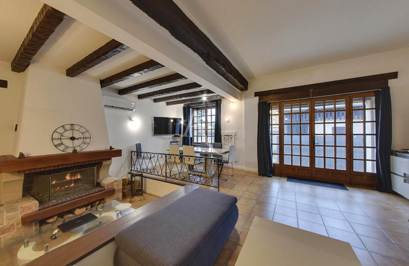 Maison - 180 m² - 7 pièces