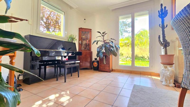 Maison traditionnelle - 163 m² - 7 pièces