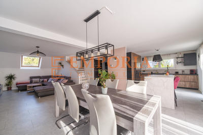 Maison - 114 m² - 5 pièces