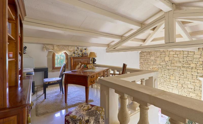 Maison - 255 m² - 6 pièces