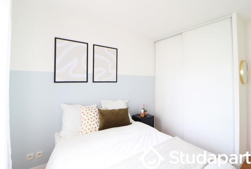 Chambre - 13 m² - 1 pièce