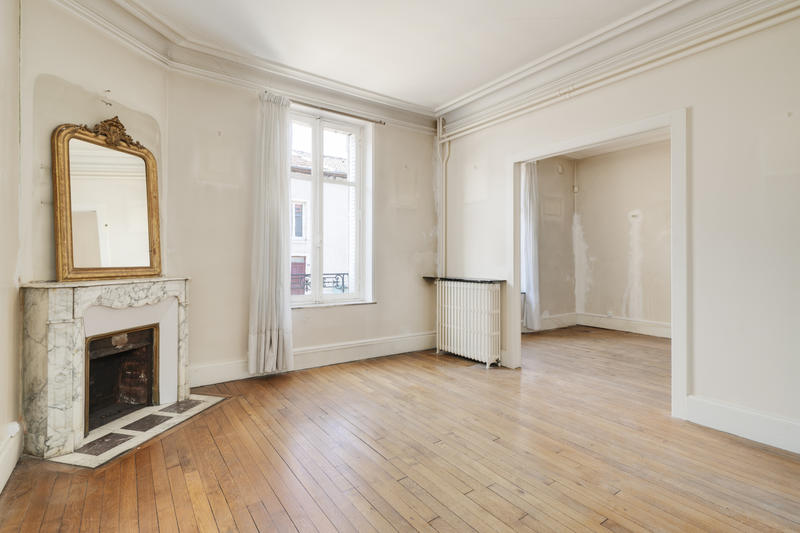 Maison - 270 m² - 11 pièces