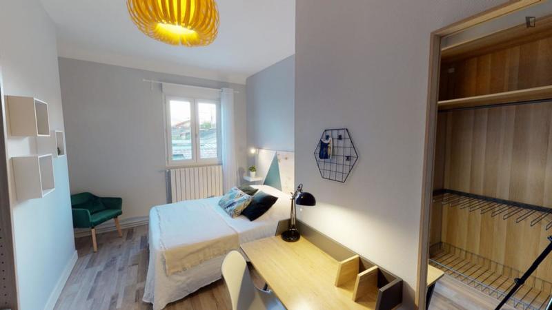 Chambre - 13 m² - 6 pièces