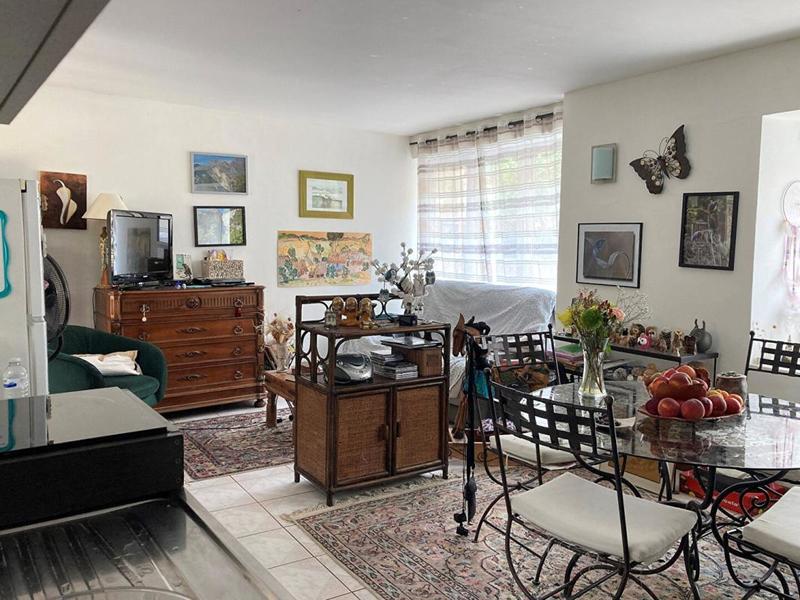 Immeuble - 110 m² - 6 pièces