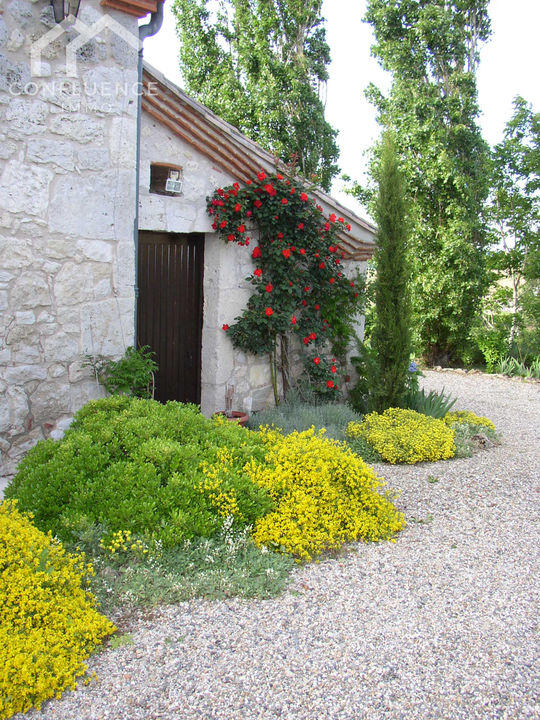 Demeure - 270 m² - 9 pièces