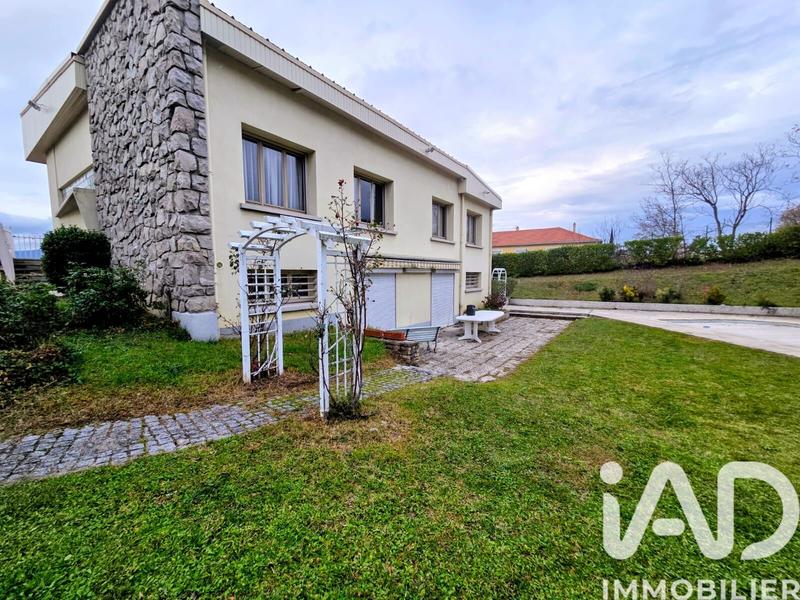 Maison - 209 m² - 7 pièces